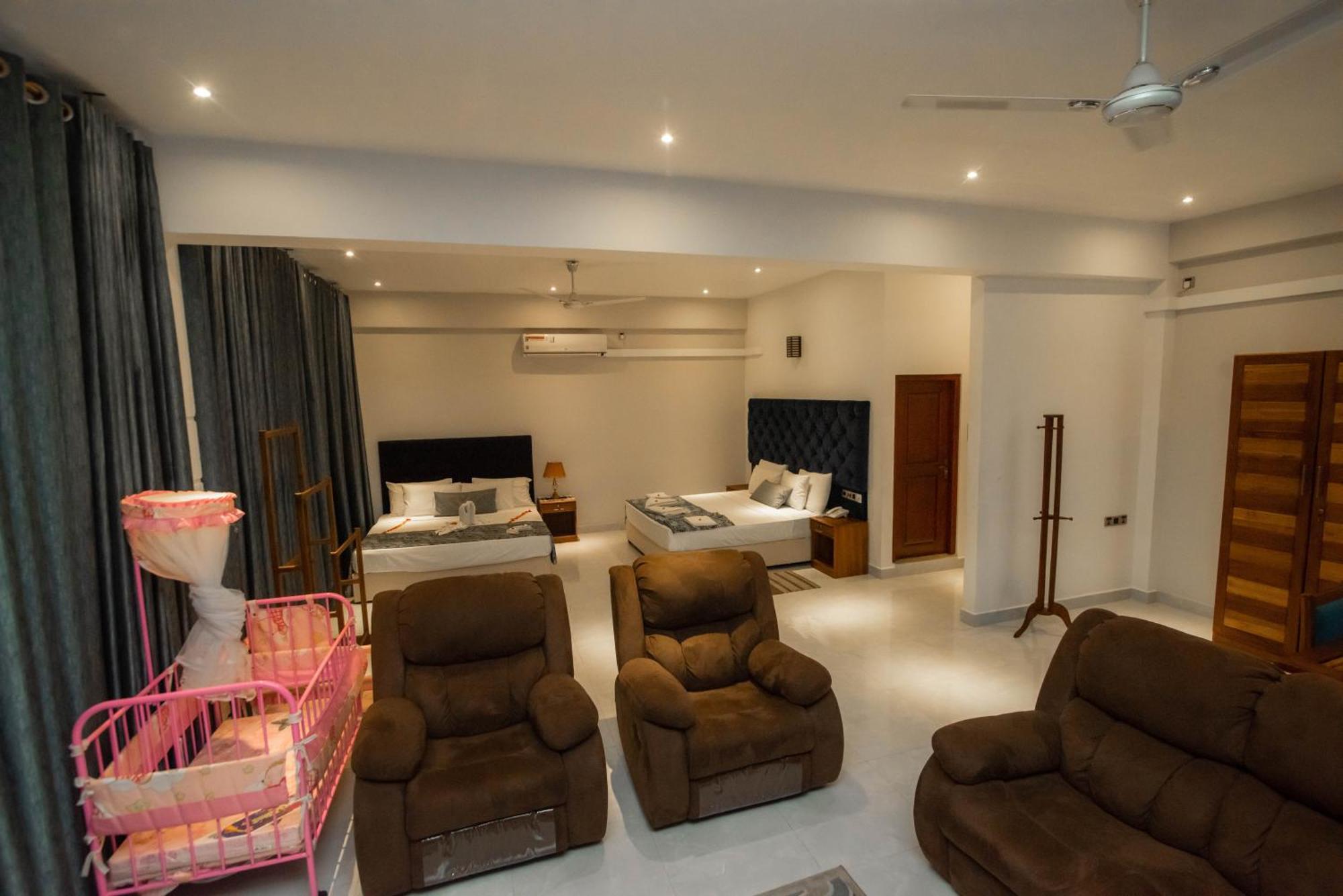 Royal Reach Udawalawe Otel Oda fotoğraf